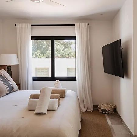Ca Jardi, Luxury Ibiza-style With Private Pool, Villa